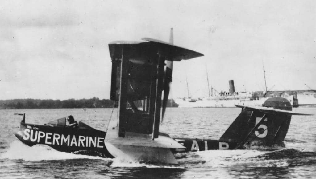 Дебютант гонок 1919 г. невезучий «Морской Лев» I. В кабине Бэзил Хоббс